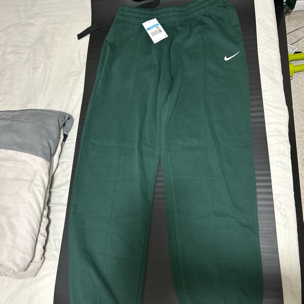NEW never worn Nike sweats with original tags